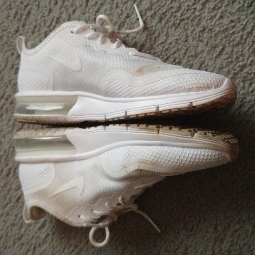 Nike Air Max Women's Sneakers - Picture 9 of 16